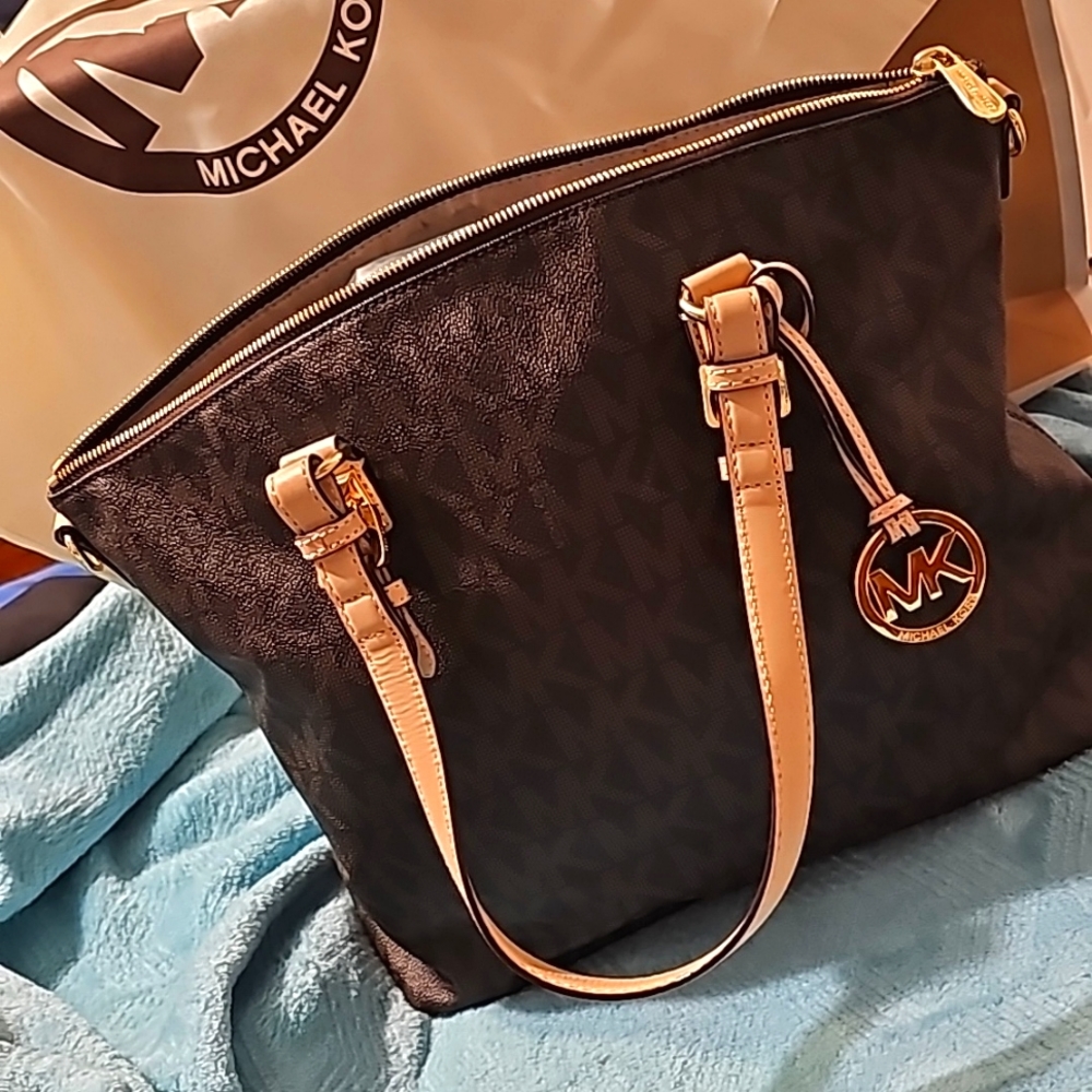 Micheal kors tote bag